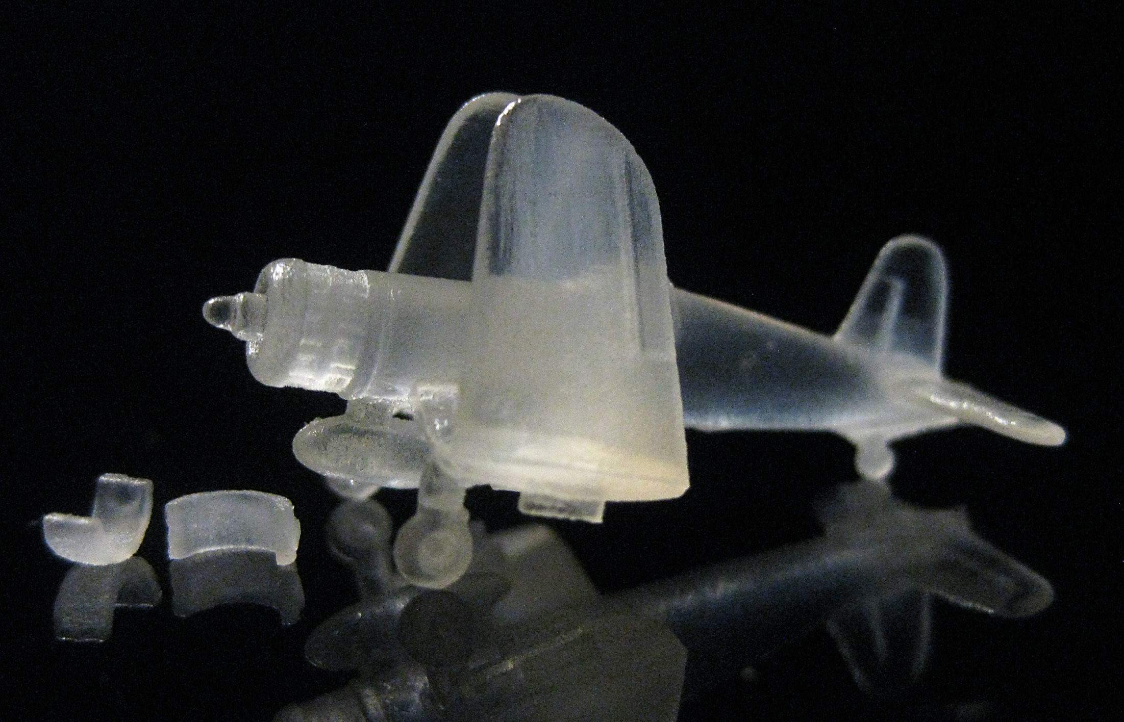 1/700 Vought F4U-1A Corsair w/cowling removed (x4)